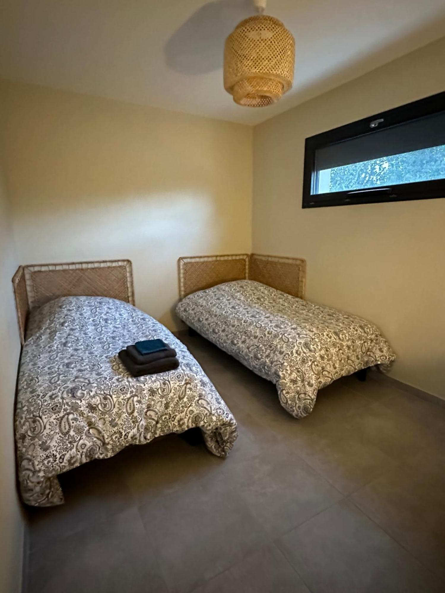 Maison T3 Dans Un Village Calme Saint-Mitre-les-Remparts Екстер'єр фото
