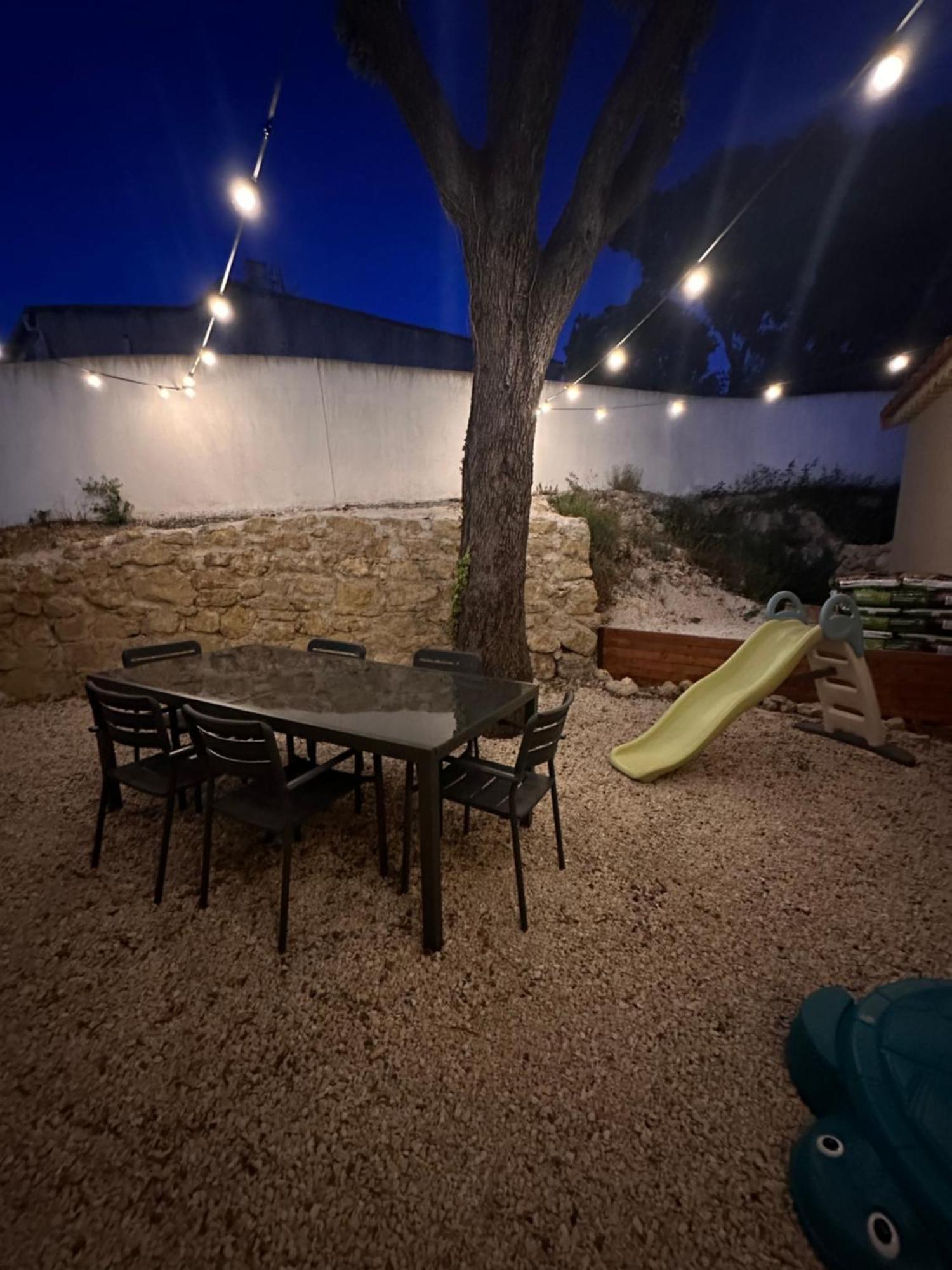 Maison T3 Dans Un Village Calme Saint-Mitre-les-Remparts Екстер'єр фото