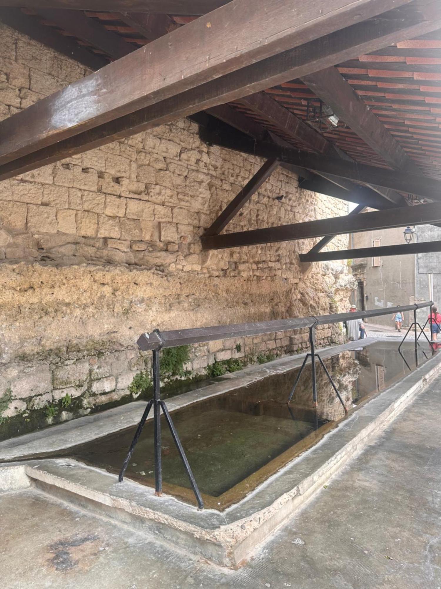 Maison T3 Dans Un Village Calme Saint-Mitre-les-Remparts Екстер'єр фото